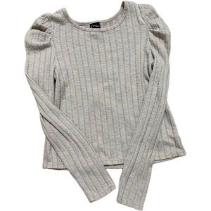 Art Class (Target) puff sleeve rib knit top. NWOT. Size L.